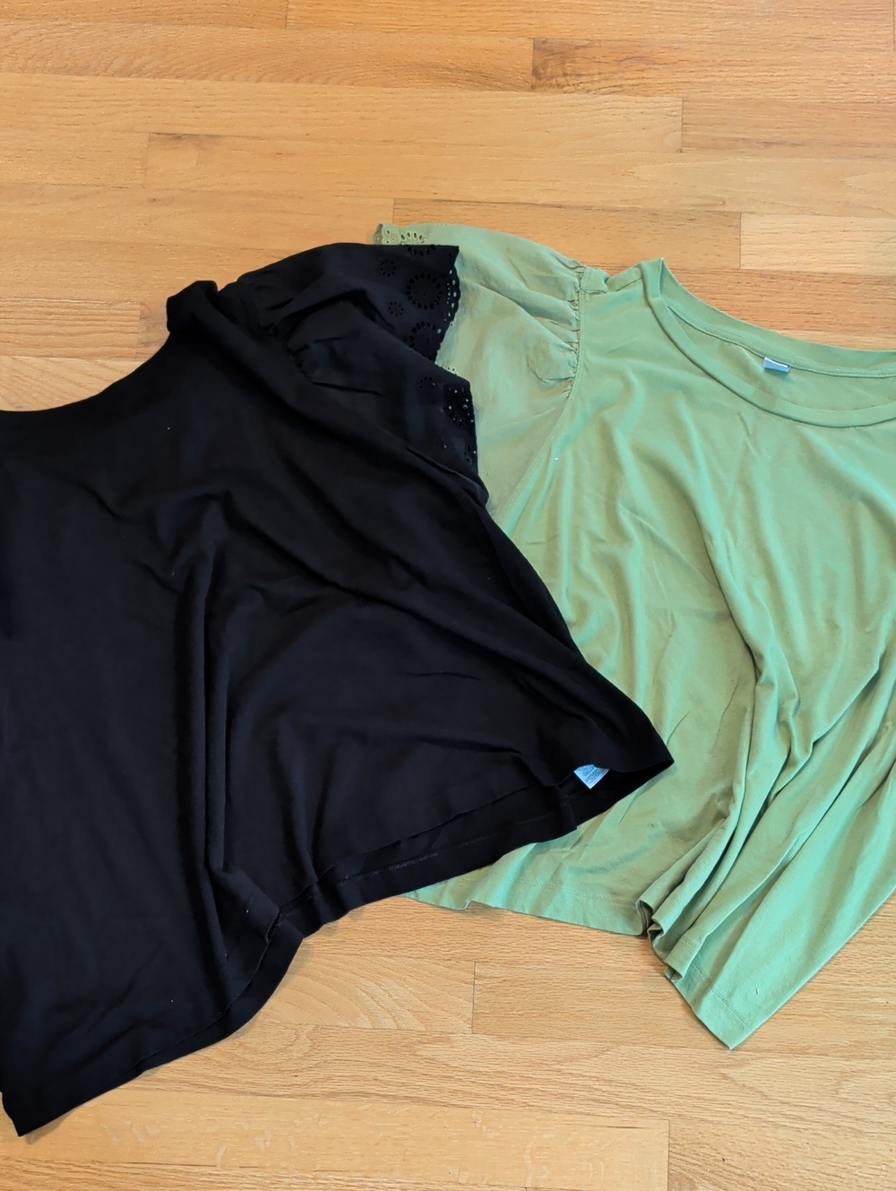 Black & Sage Green Women's Short Sleeve Tops - Versatile Everyday Tees